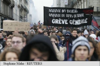 Manifestații în Franța: Violențe în provincie, zece persoane arestate la Paris