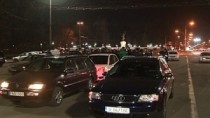 Zeci de șoferi au protestat în fața clădirii Guvernului împotriva majorării ...